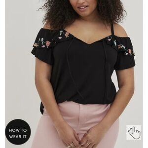 🆕️🌸OFF-SHOULDER EMBROIDERED FLORAL RUFFLE TOP 🌸